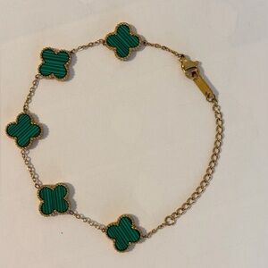 Elegant Gold and Green Clover Bracelet